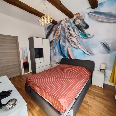 Apartmán Apart Sofia Lion Bridge 2Bdr Self Check In Exteriér fotografie